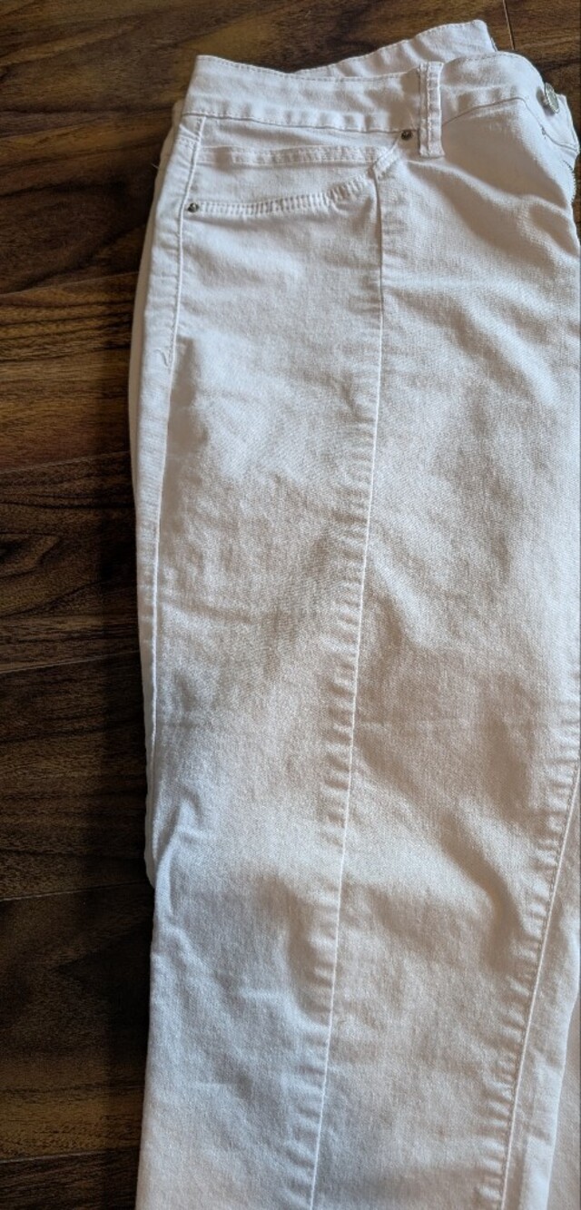Royalty For Me Cream White Capris with Front Pocket Detail